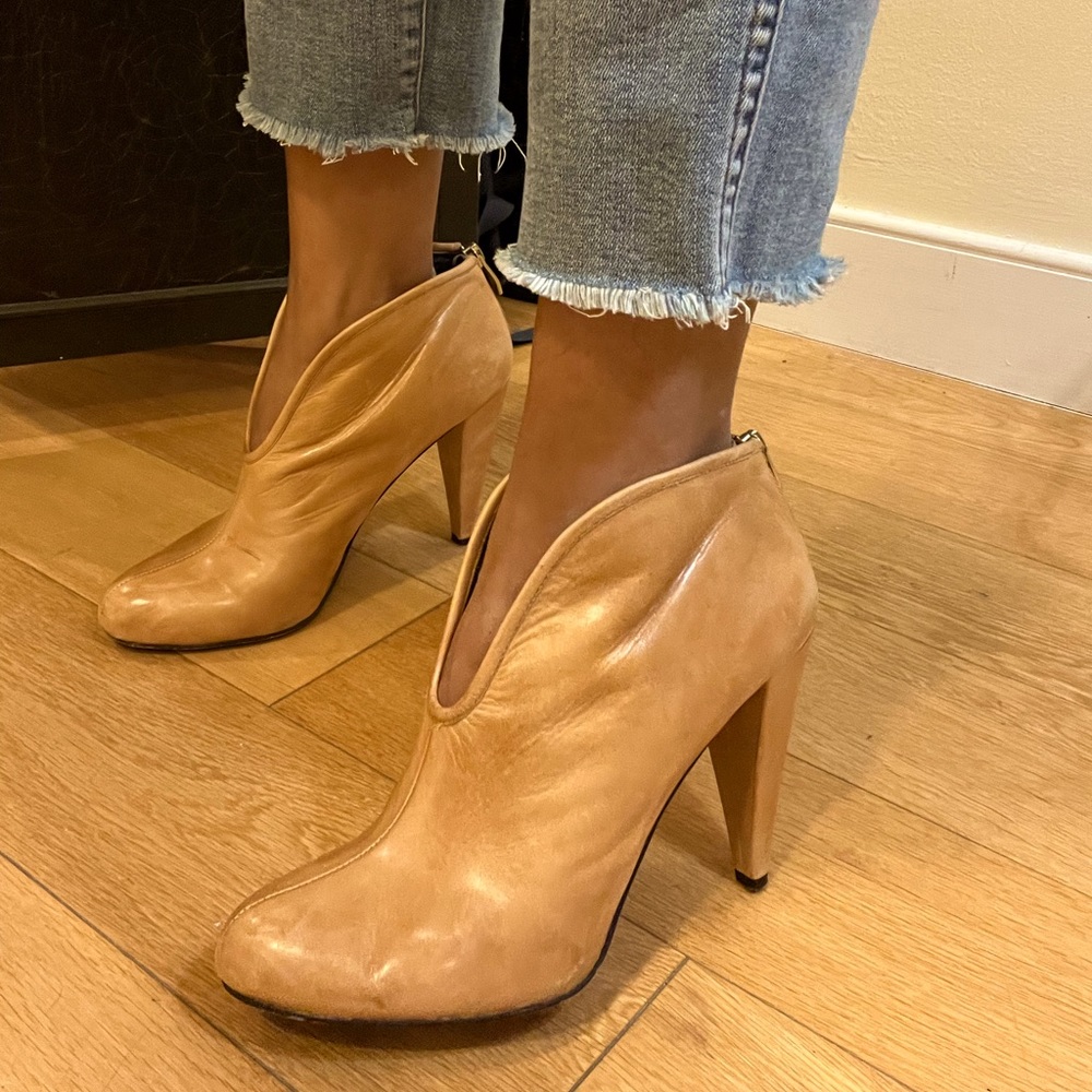 Genuine Leather - Tan - Vince Camuto Booties - Size 8.5 B